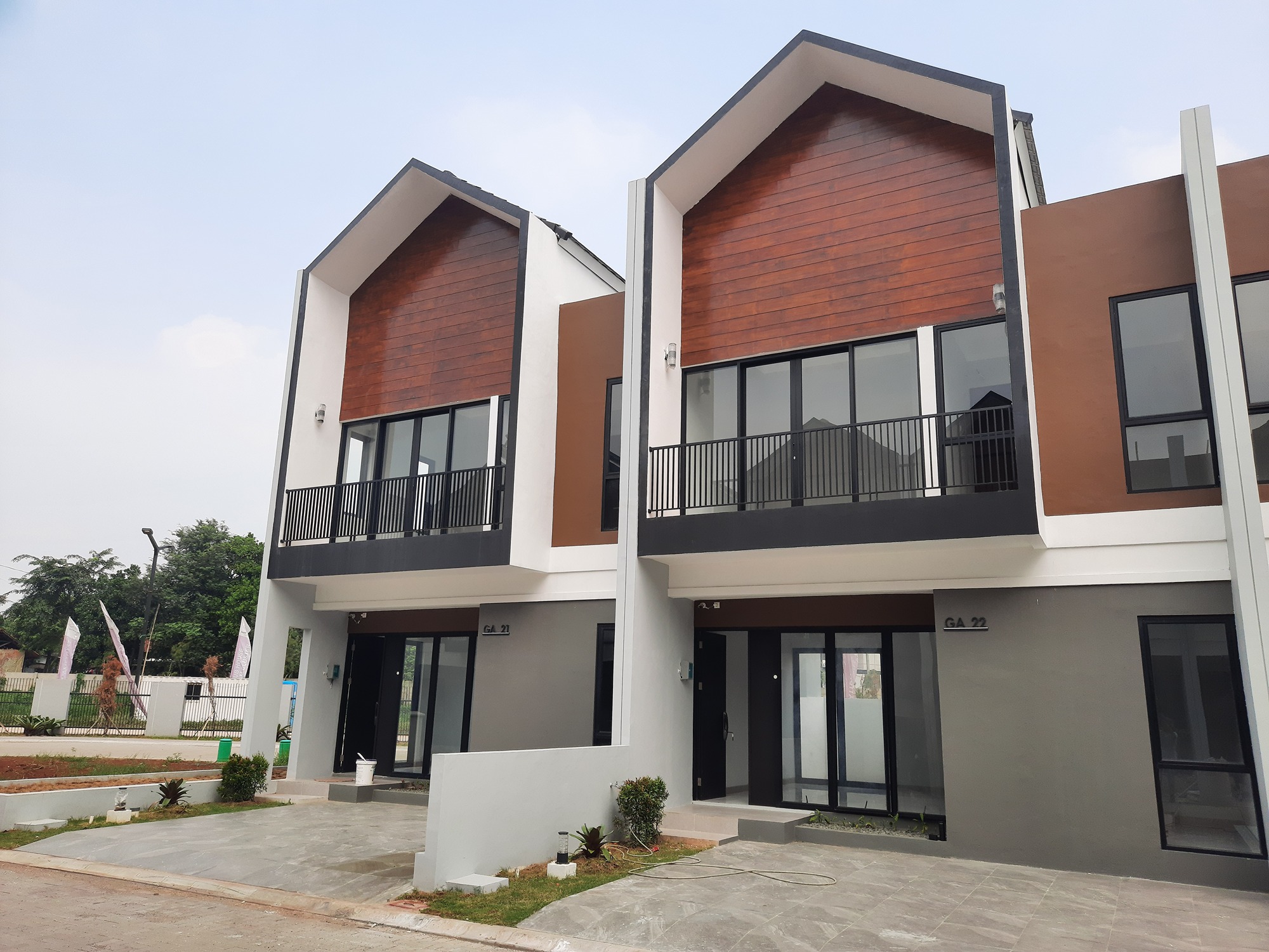 Bangunan Rumah Cluster Timah Tampak Samping