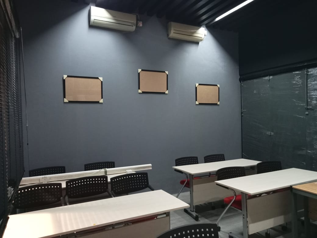 Interior Ruangan Kelas Menarini